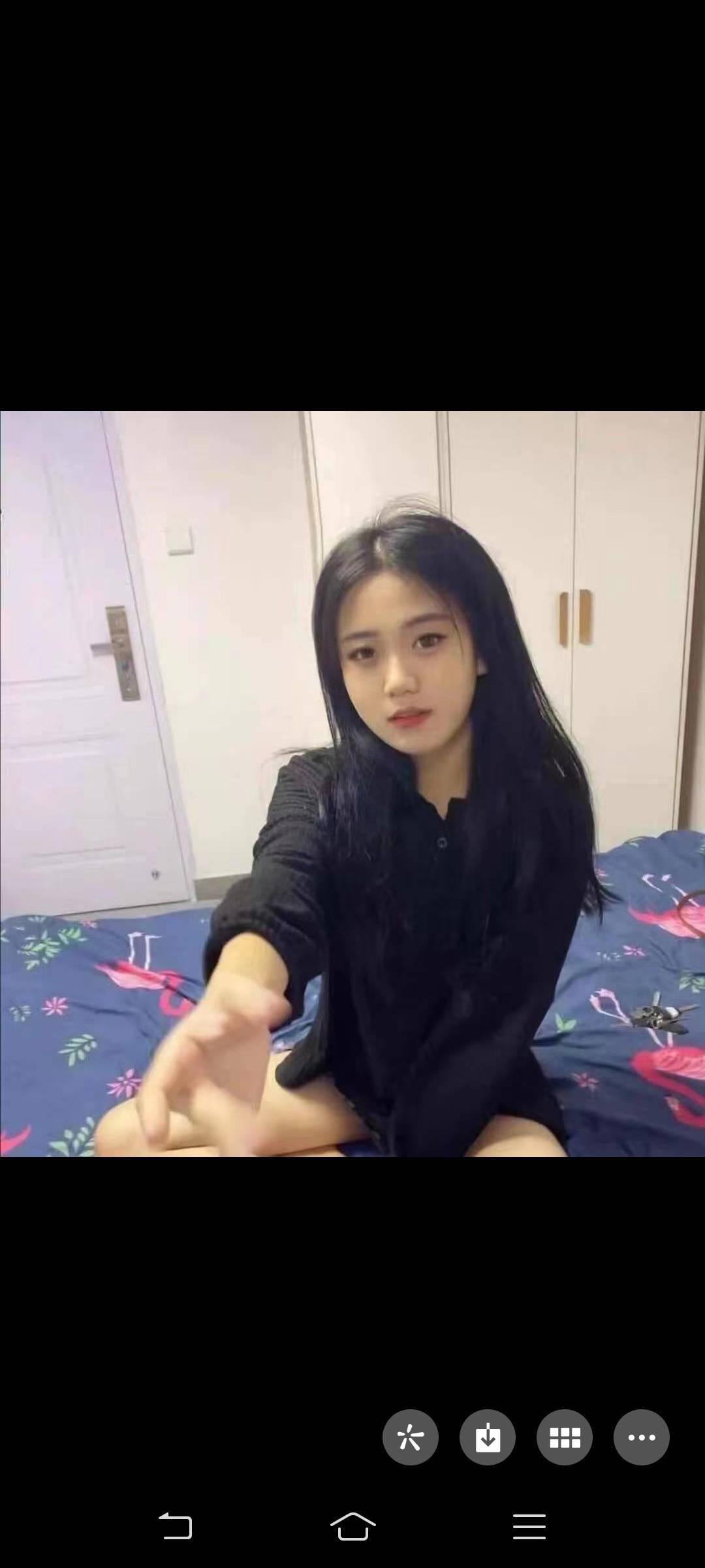 西安皮肤白皙的美女小西柚